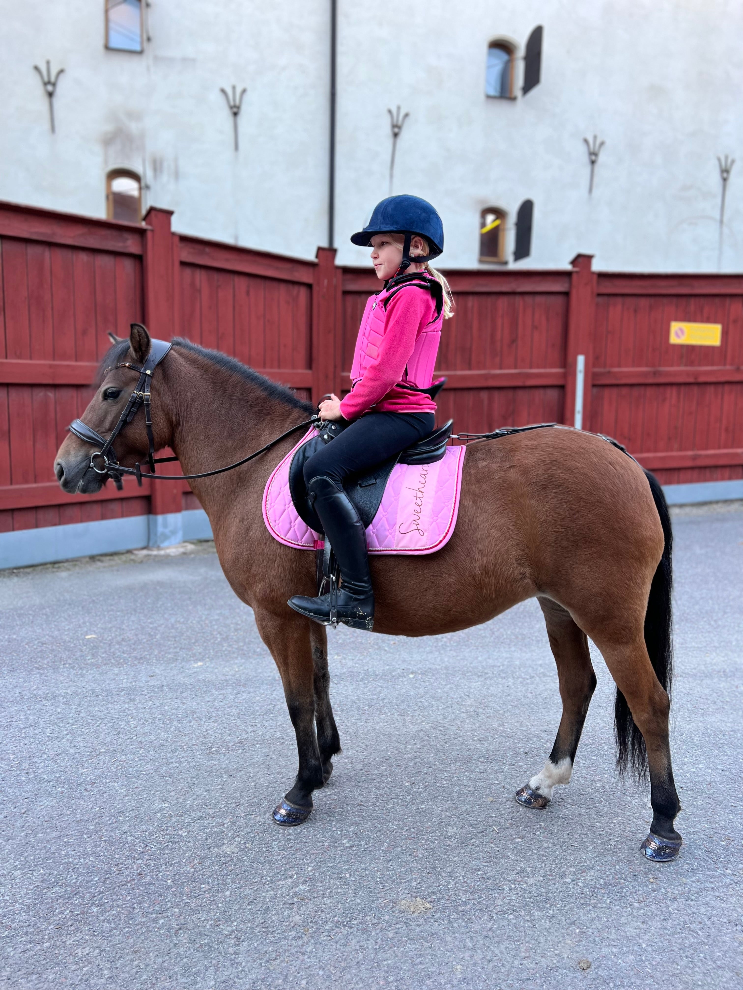 Menina Youngster Svart
