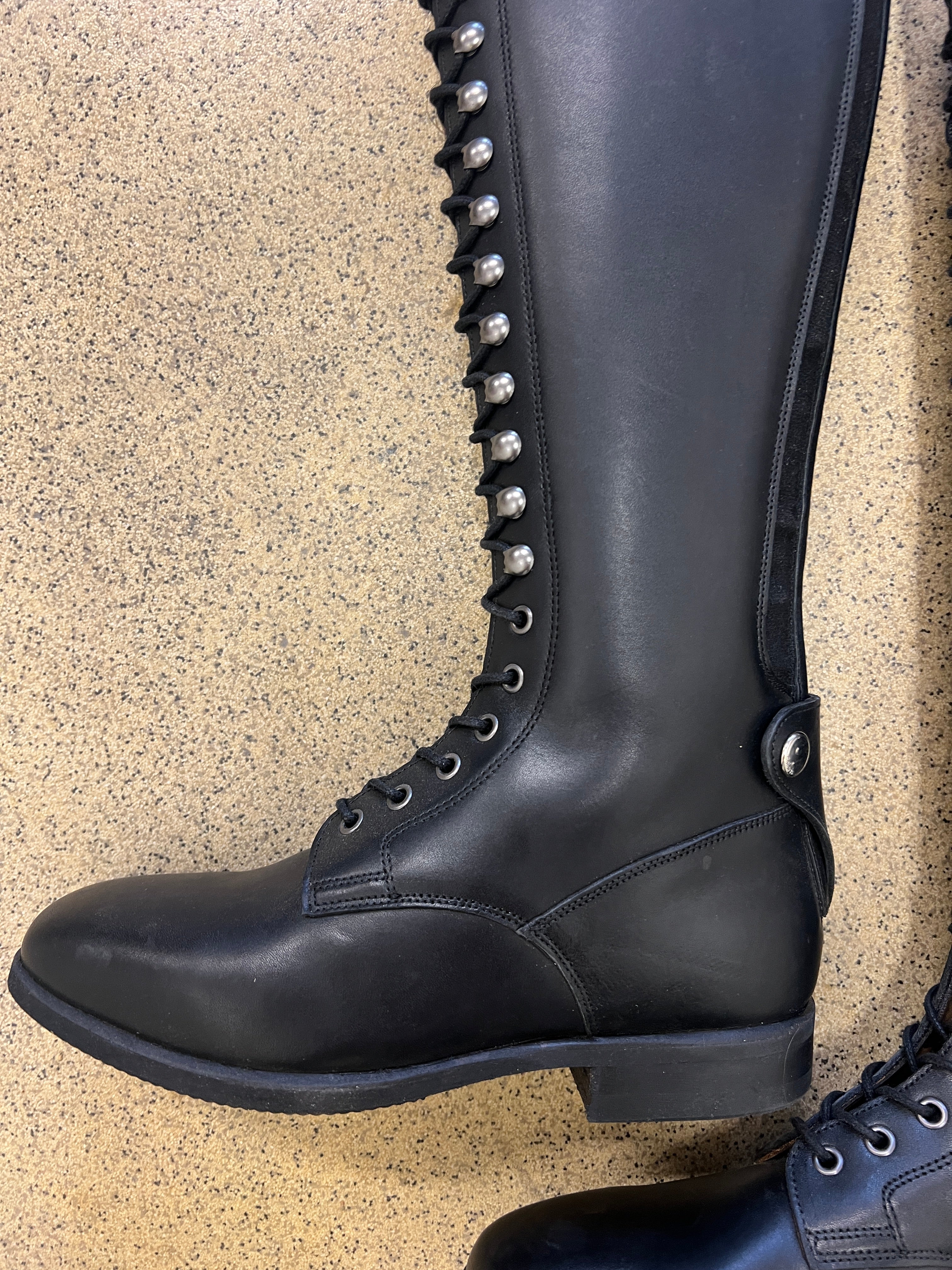 Rita - Black size 37