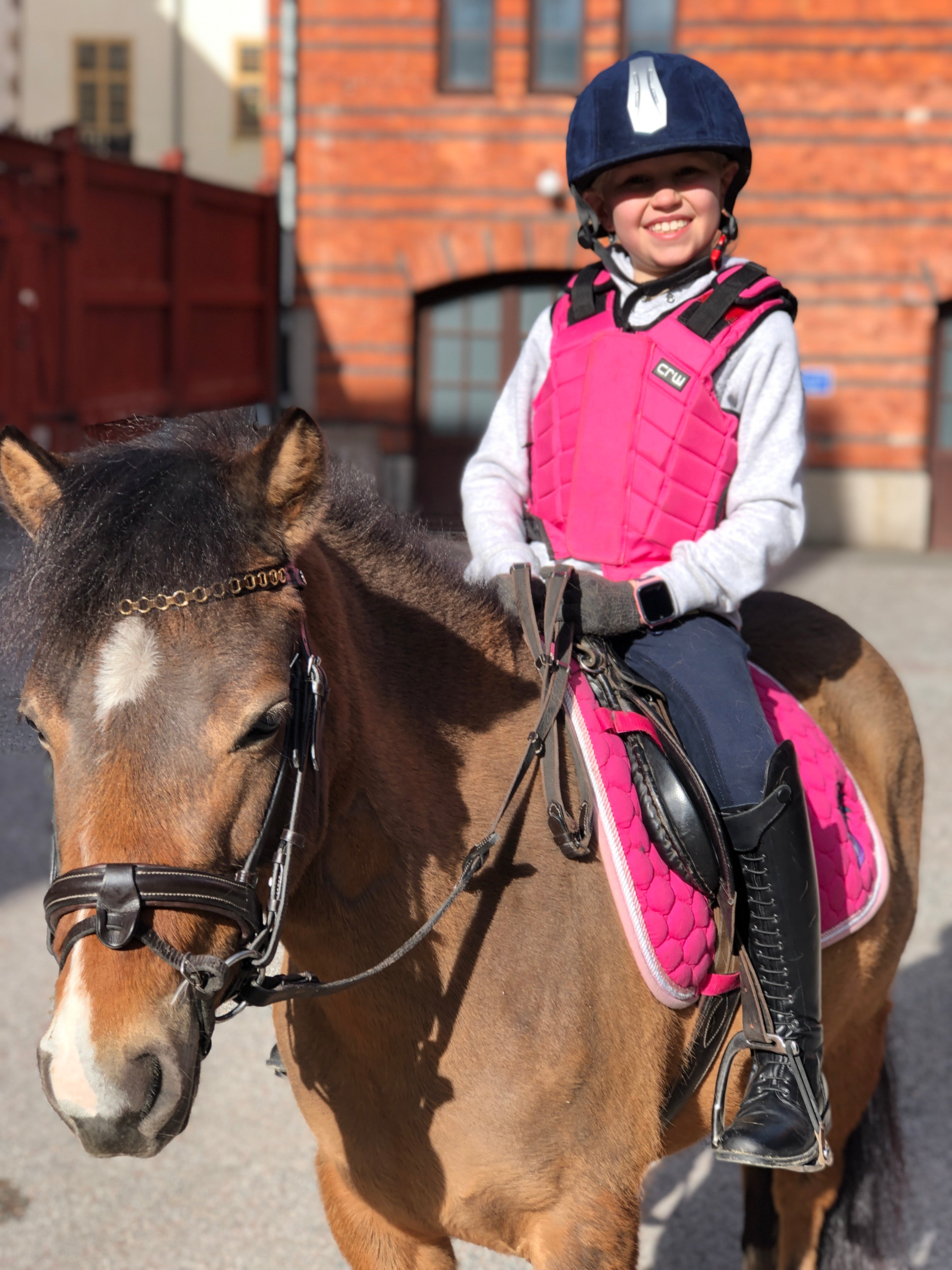 Menina Youngster Svart