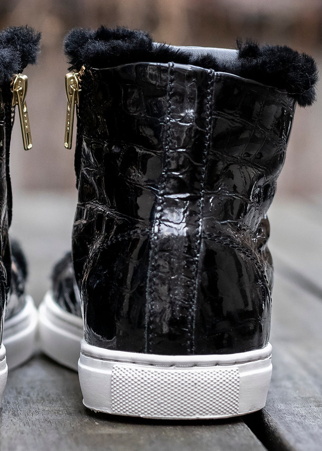 High Top Sneakers Fårskinnsfodrad Svart Crocolack