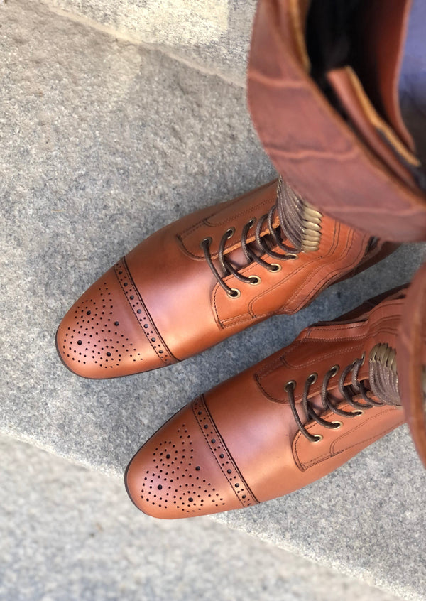 Straight brogue with floral